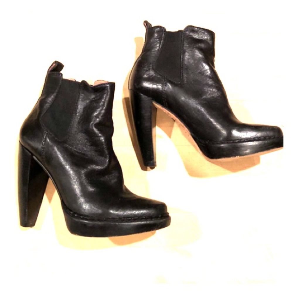 Michael Kora booties
